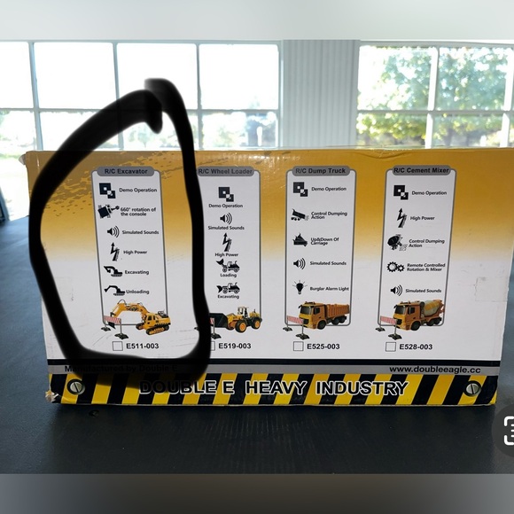 DOUBLE E Remote Control Truck Excavator Toy - New In Box - Picture 5 of 6